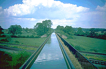 Image of aqueduct.